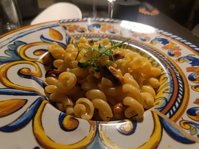 Fusilletti al ferretto con frutti di mare freschi e scorzette di lime - VALERIO ( RISTORANTE DI PESCE), Rome