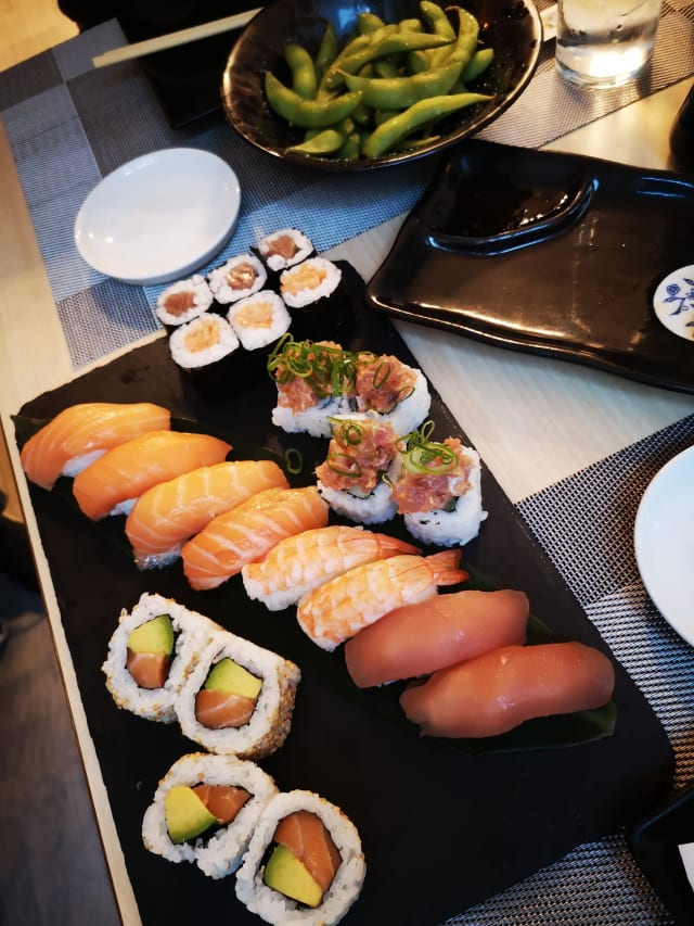 Mix plater - Ortiz Sushi and Pinoy, Madrid