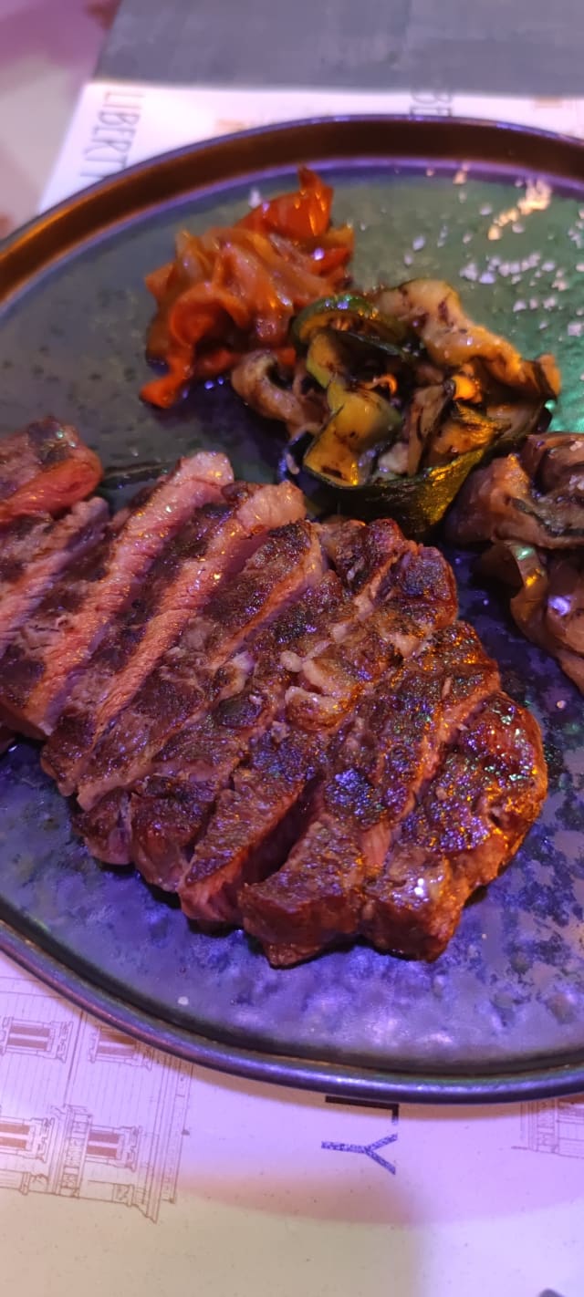 Tagliata con verdure di stagione scottate - Liberty Bon Bistrot, Vasto