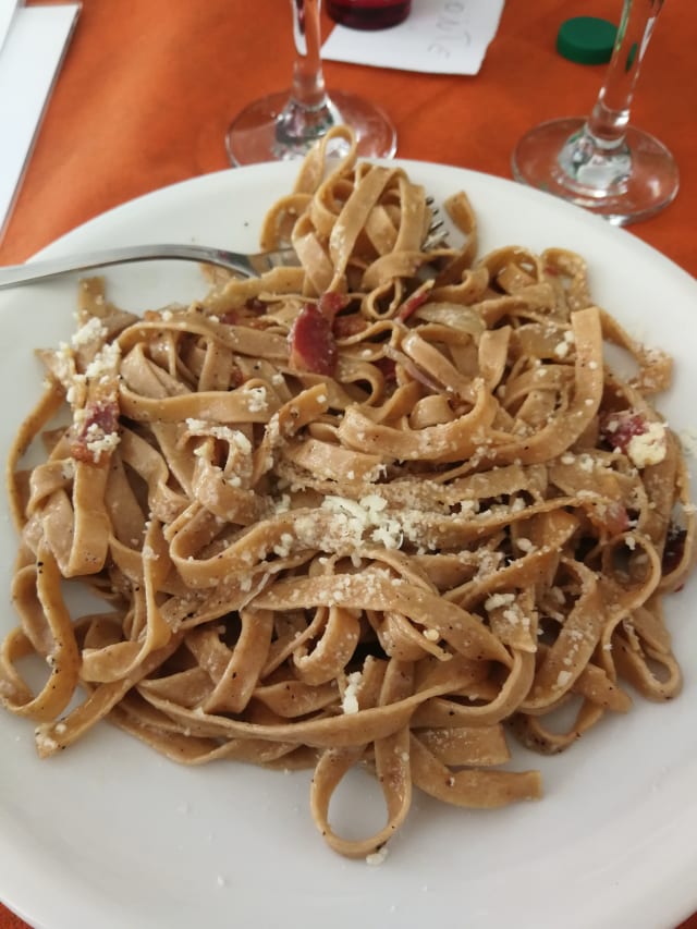 Fettuccine alla castagna fatte in casa alla gricia - Trattoria Il Pinolo