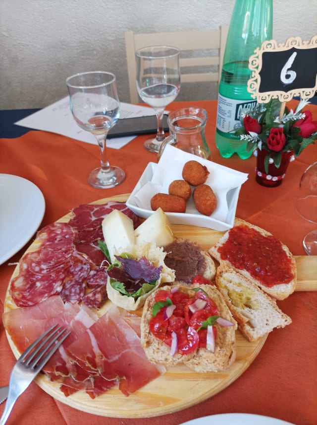 Antipasto della Casa - Trattoria Il Pinolo