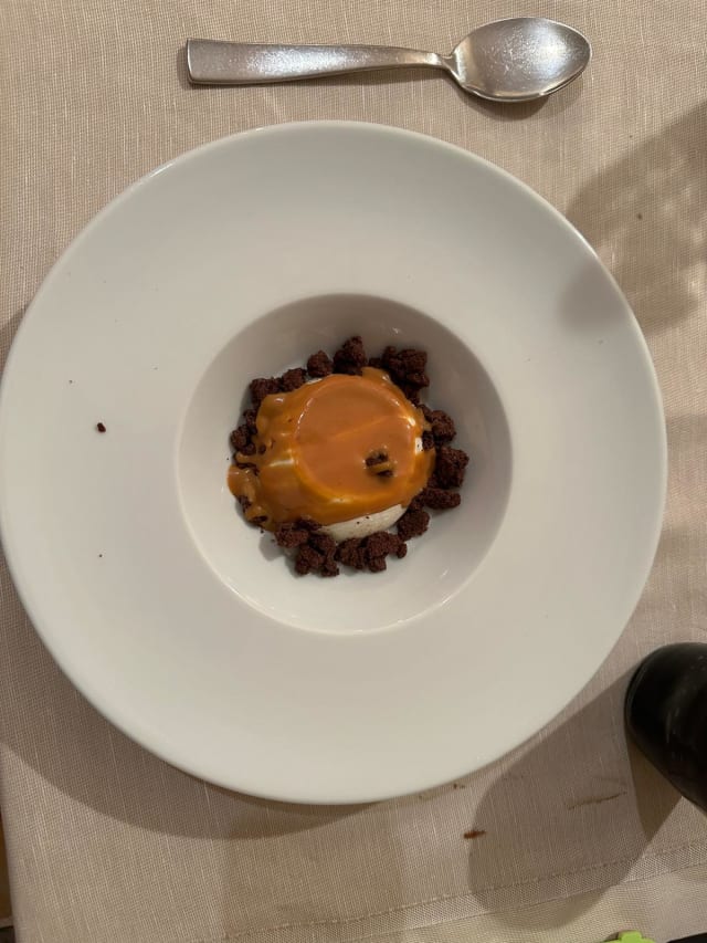 panna cotta con salsa al caramello salato e crumble al cacaco - Ristorante Museum, Alba