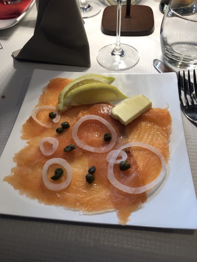 Assiette de saumon fumé artisanal - Aux Trois Oies