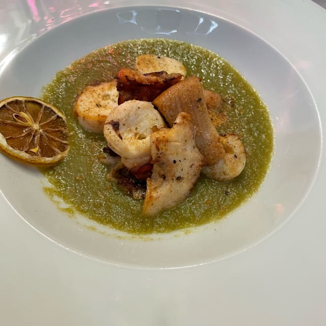 POLPO GRIGLIATO, VELLUTATA DI SCAROLA, SCORZA DI LIMONE CROCCANTE - Marconi Bistrot, Alessandria