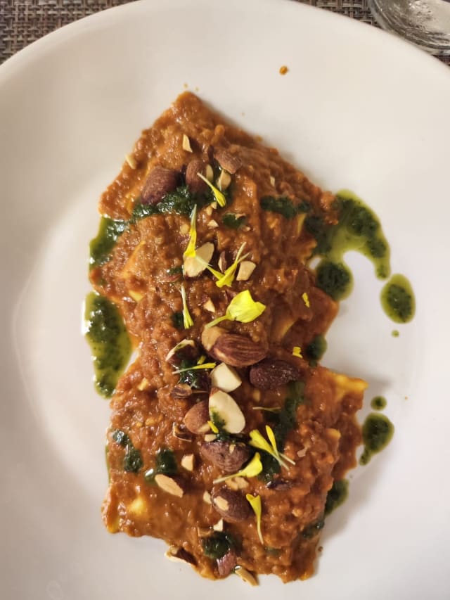 TORTELLI RIPIENI DI RICOTTA E MELANZANA CON PESTO DI POMODORI SECCHI - Ora, Florence