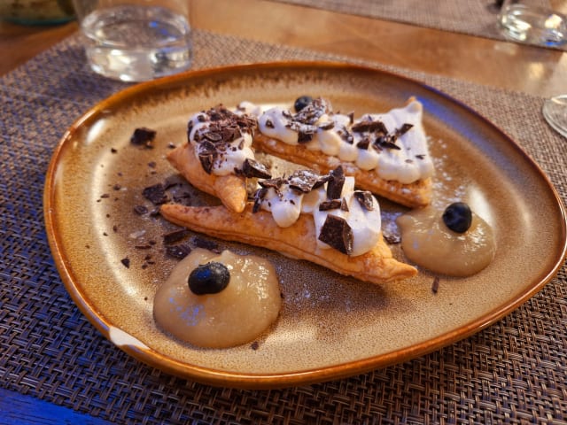 PASTA SFOGLIA, CREMA DI RICOTTA E CIOCCOLATO, MARMELLATA DI PERE - Ora, Florence