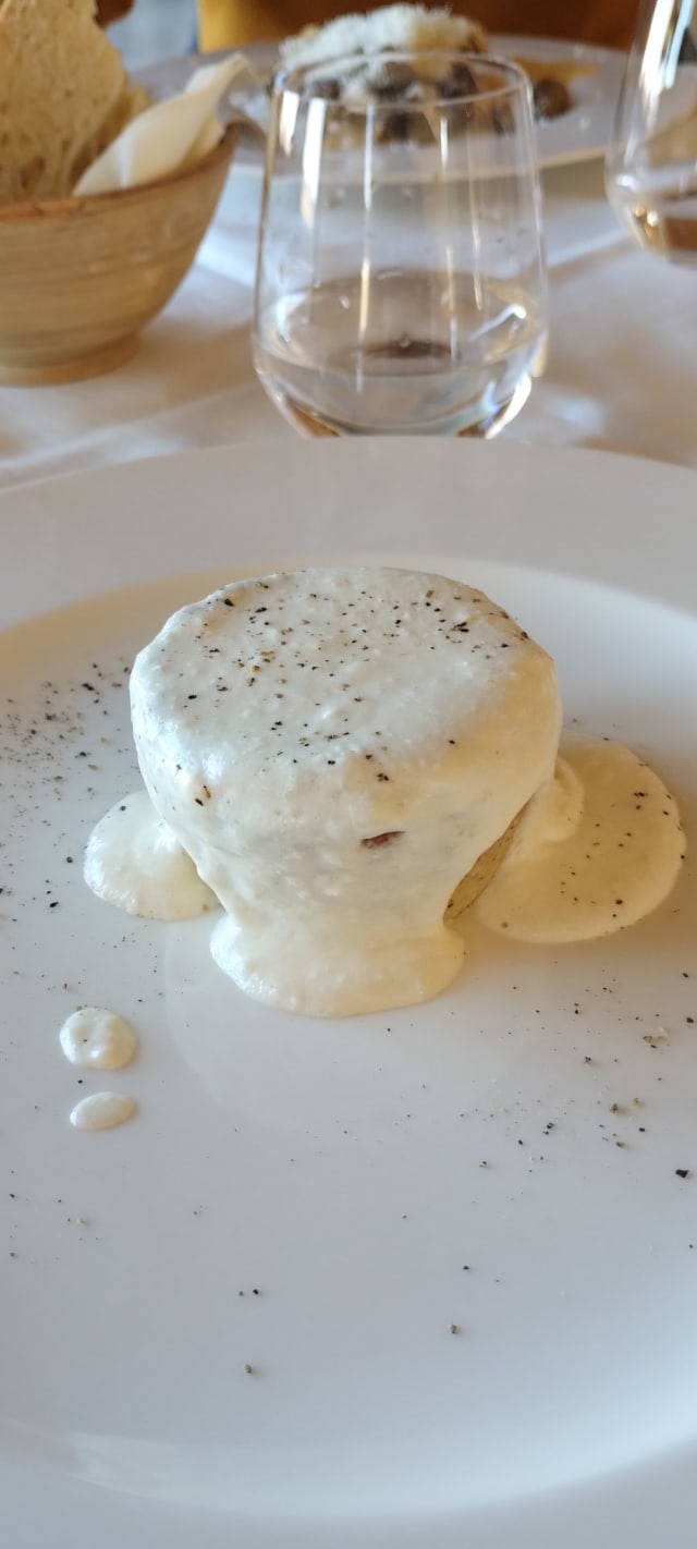 Flan di patate e funghi di bosco con fonduta di parmigiano - Antico Monastero San Biagio