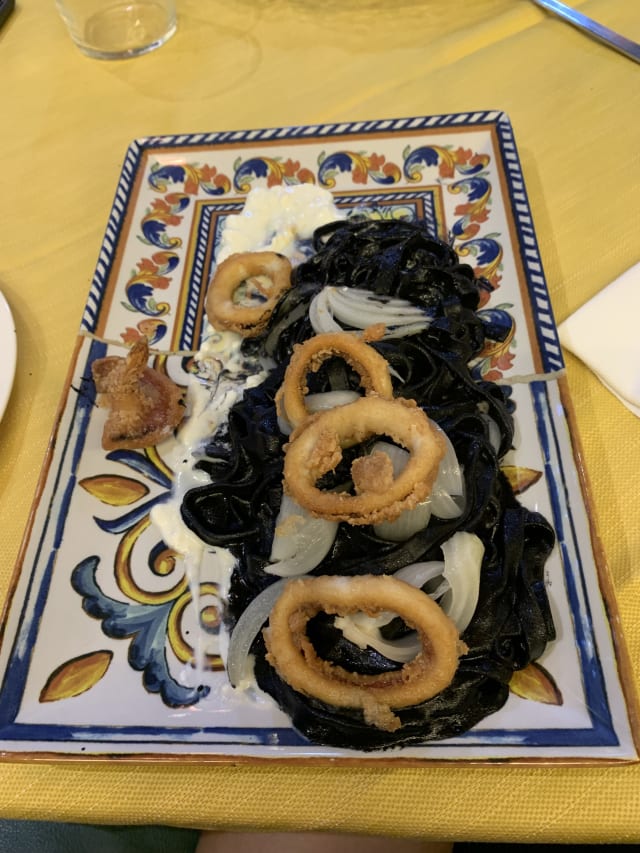 Risotto al nero di seppia e chips di seppioline croccanti - Salsamente, Rome