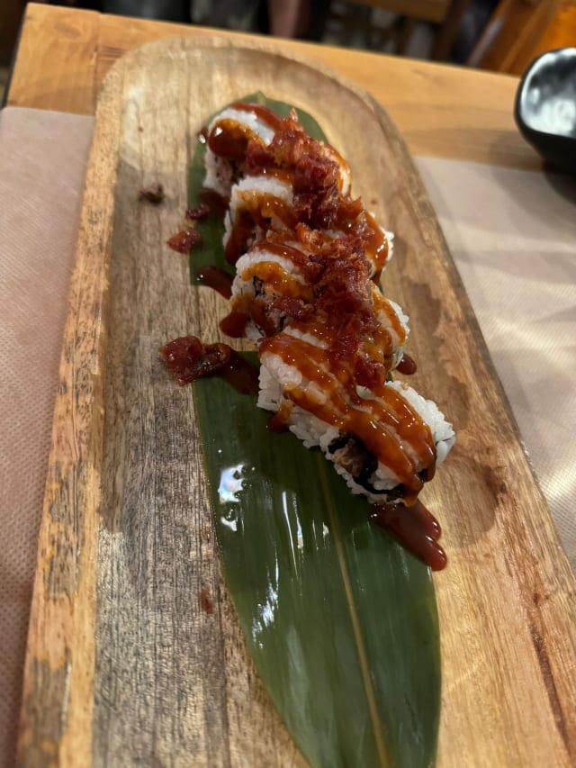 Uramaki picanha - D’Istinto Poke&Sushi Fusion