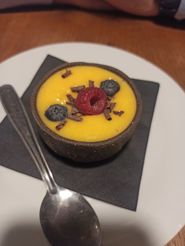 Semifreddo al mango e pisco - Batey Cevicheria Urbana