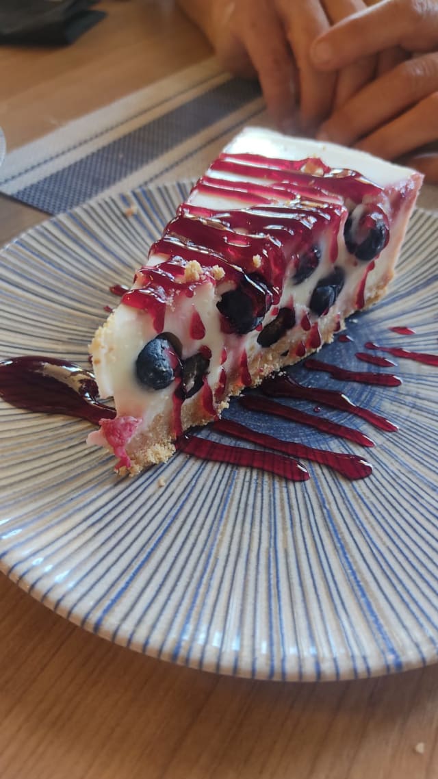 Tarta de yogur con frutos del bosque  - Nelma, Madrid