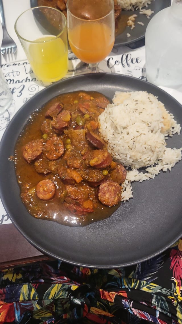 Rougail saucisses - L'Escale Caraibéenne, Meudon