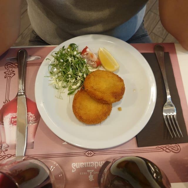 Croquettes aux fromages (1 pies) - La Maison des Gourmands, Brussels