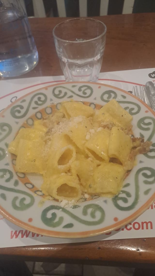 Paccheri alla carbonara  - Burro e Sugo, Rome