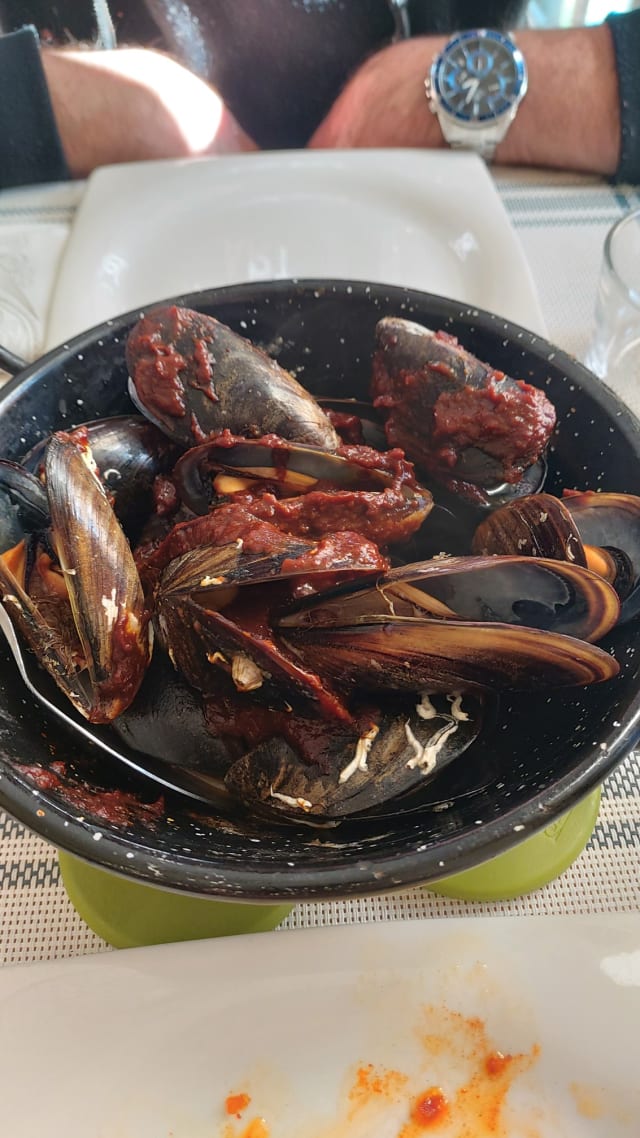 Mejillones a la diablillo ·  - Luanik, Marisqueria i Arrosseria