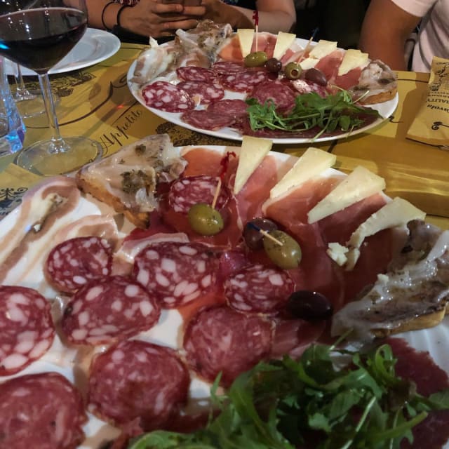 Degustazione di antipasti di mare e di Terra - Lucca in Tavola, Lucca