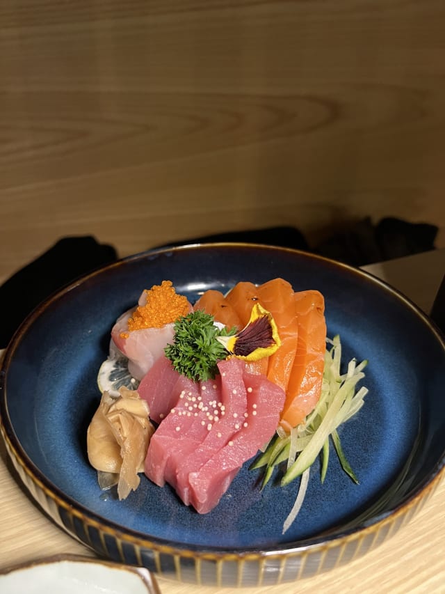 Sashimi medium 12pz - Nihon Sushi Restaurant