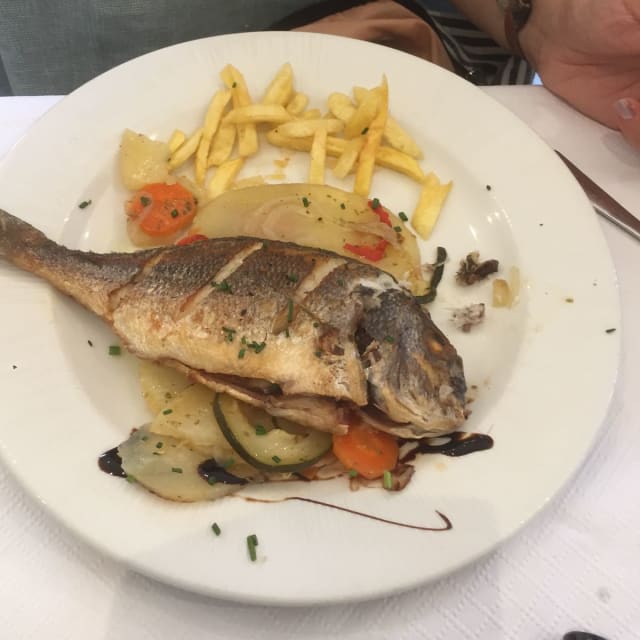 Pescado del dia - Fonda Montserrat