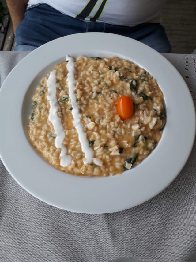 Risotto carnaroli selezione Bianchetti, coriandoli di verdura,  pesce persico, mantecato al burro d'agrumi   - Ristolounge Elvezia