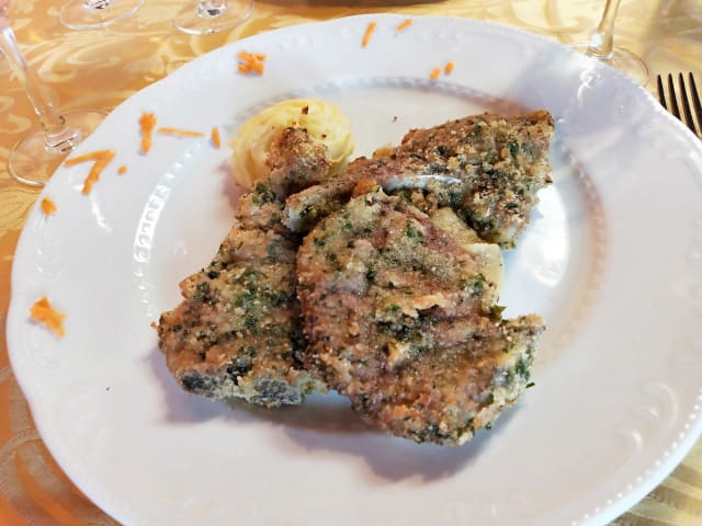 Costolette d'agnello in crosta di pane aromatico con erbette del Lissolo - Il Tetto Brianzolo