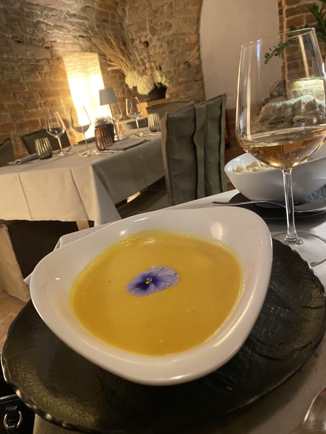 Zuppa cremosa di zucca porri e patate  - L'Inedito Vigin Mudest, Alba