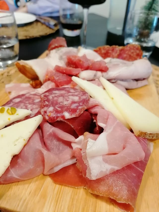 Tagliere di formaggi e salumi - La Cueva, Ariccia