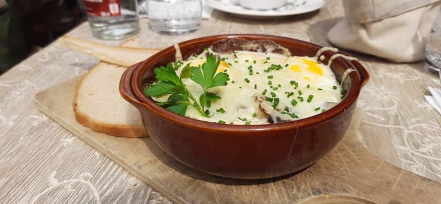 Oeufs en cocotte gratinés - Au quai de l'ill