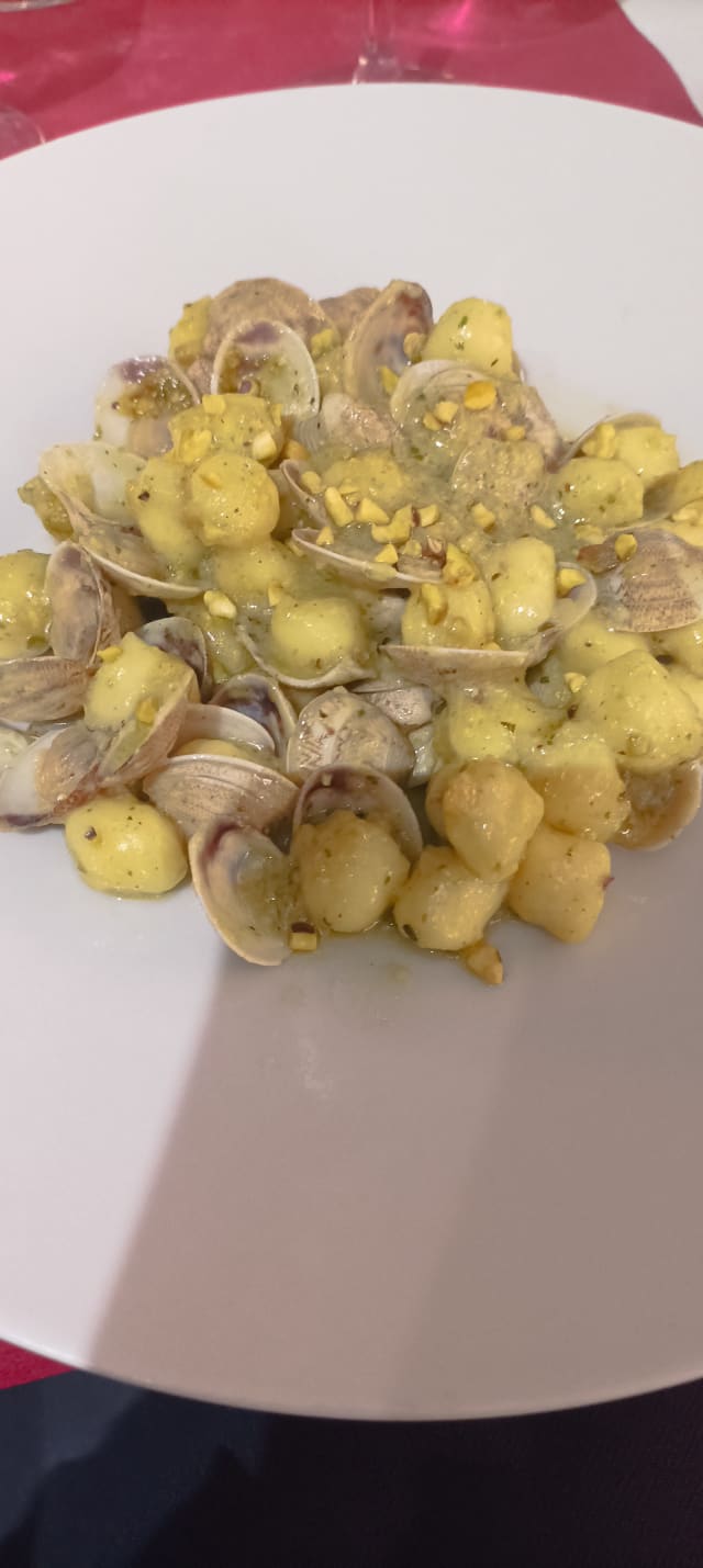 Gnocchetti pistacchi e vongole - GBN Restaurant