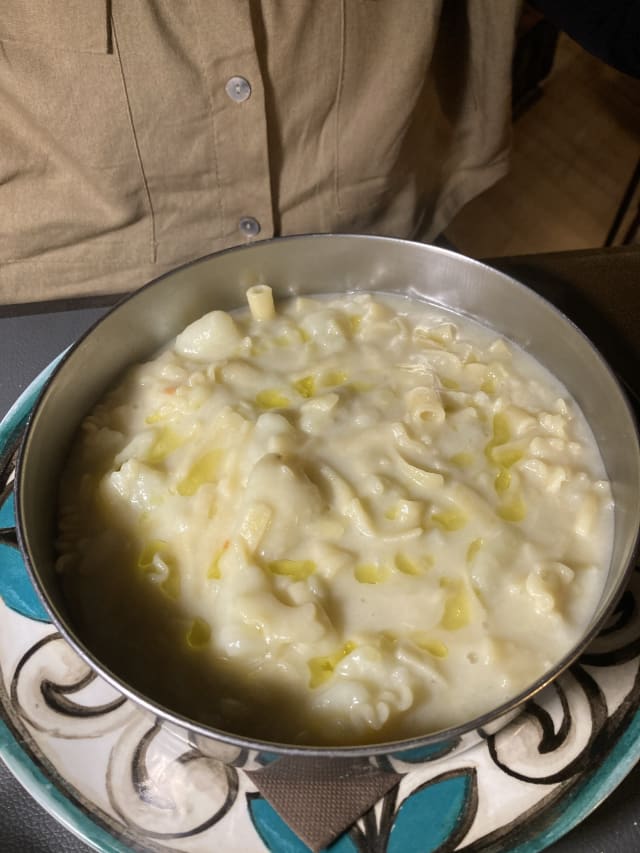 Pasta patate e provola - Nostrano