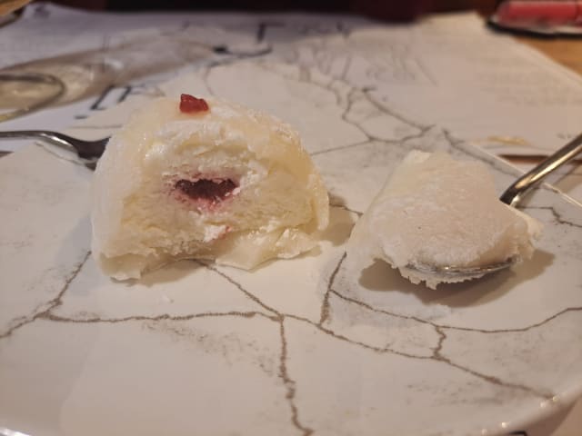 Mochi de cheesecake con frambuesa - Asian Ways Gracia, Barcelona