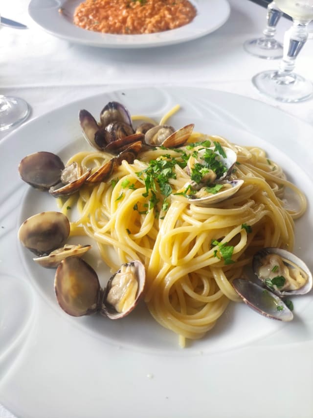 Spaghetti alle Vongole - Manila Beach