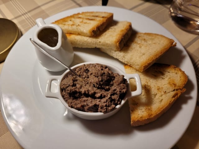 Crostini “fai da te” in Crema di Fegatini alla Senese - Ristorante Pizzeria Il Mulino di Quercegrossa