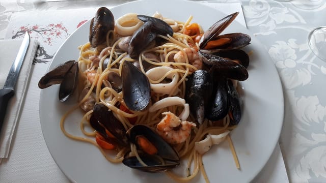 Spaghetti allo scoglio - Lo Scoglio Sul Naviglio