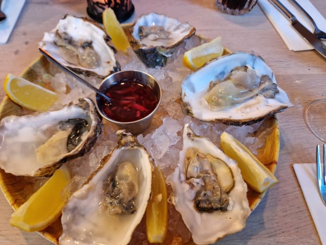 Seasonal Oyster - Seafood bistro, Amsterdam