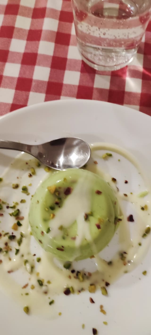 Budino pistacchio e sambuca - In tù carrùggiu, Genoa