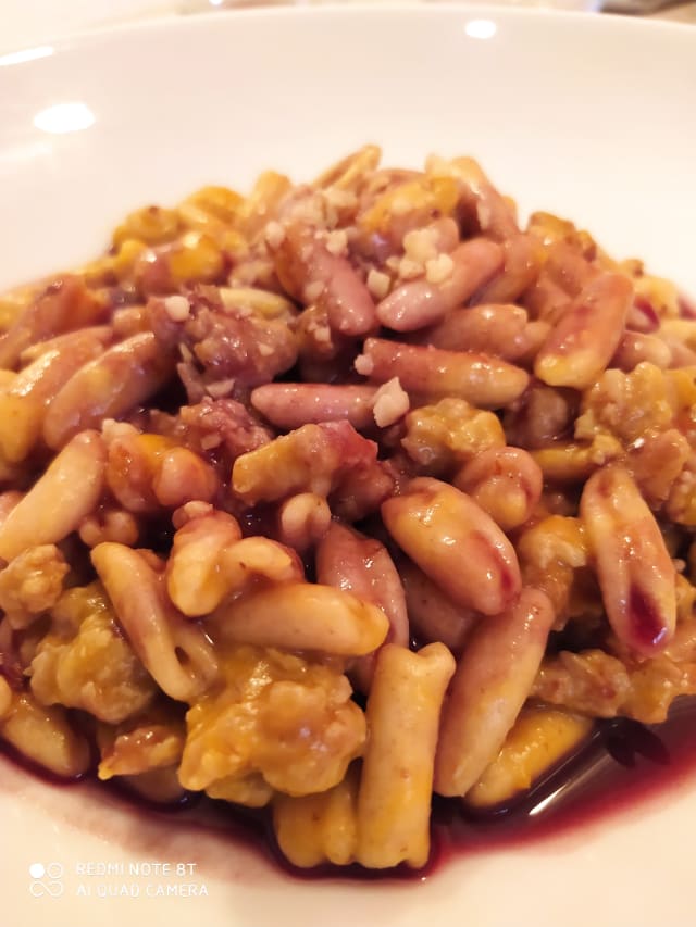 Cavatelli con polpo e melanzane - La Locanda, Campi Salentina