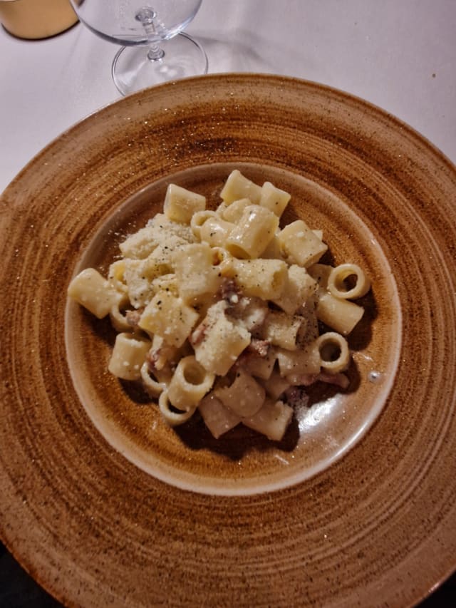 Rigatoni all’amatriciana con guanciale di amatrice - Le Terrazze al Colosseo, Rome