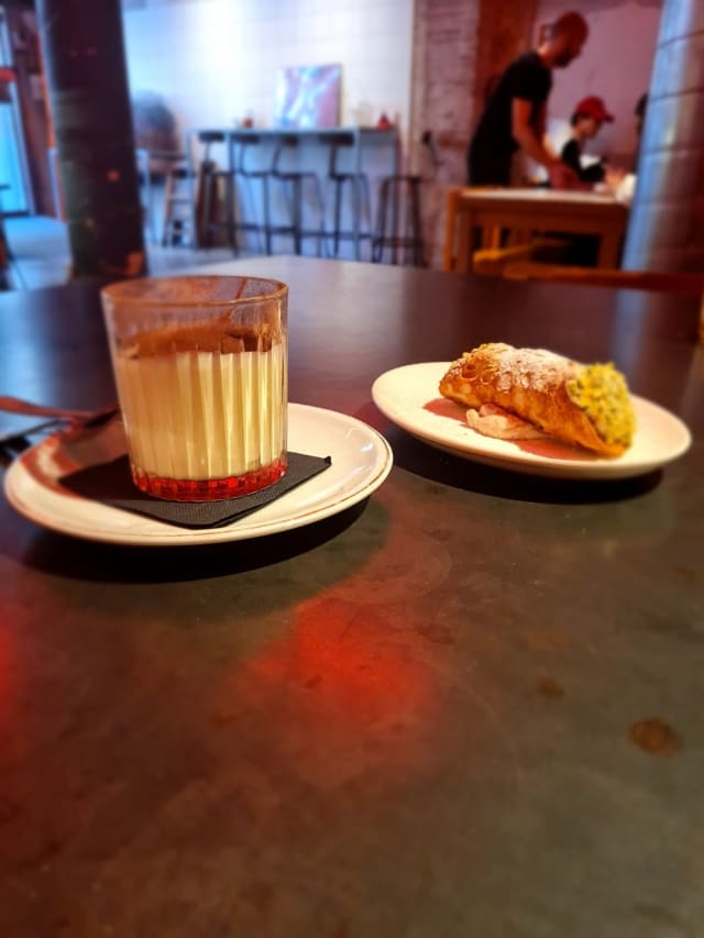 Cannoli siciliani  - Trafalgar Pizza Club, Barcelona