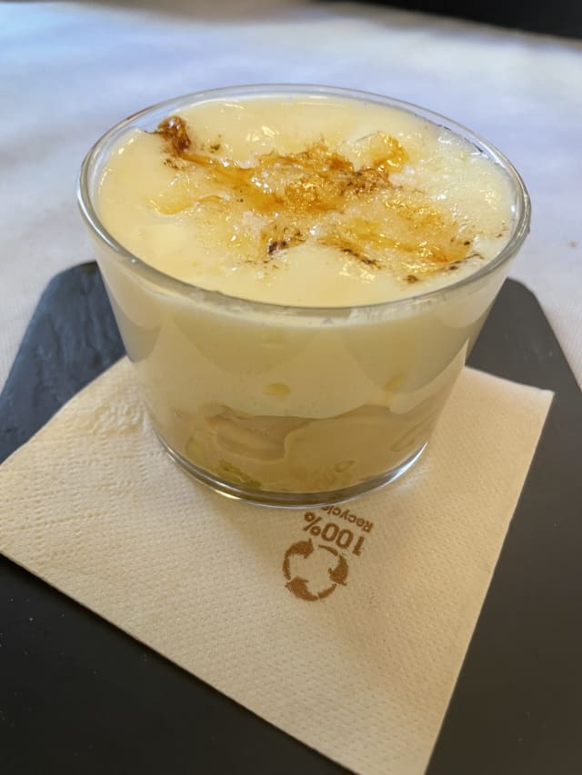 Espuma de Natillas con Dulce de Leche y Platano - Restobar Gema Penalva