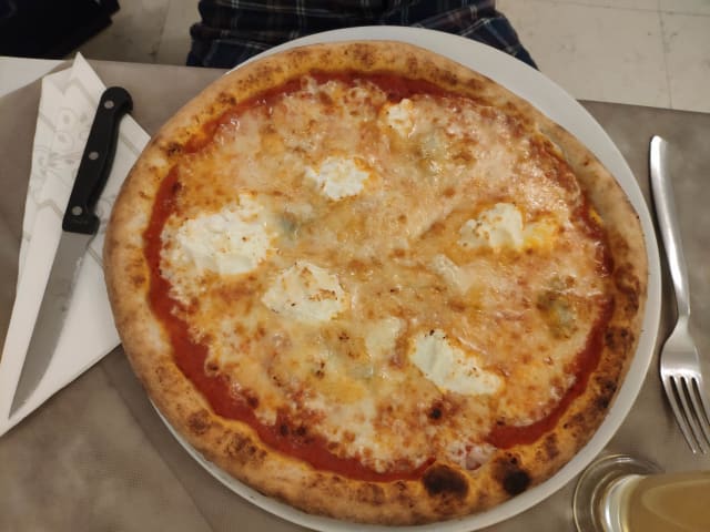 Quattro formaggi - Pizzeria Chef, Trento