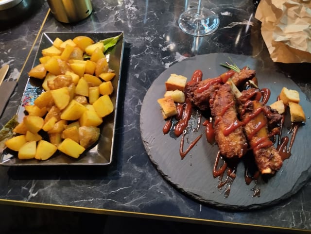 Ribs di Maiale con salsa barbeque - Empire, Baronissi