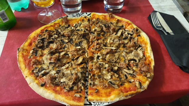 boscaiola rossa - Burger Pizza, Rome