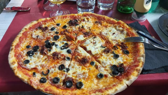 calabresella +mozzarella - Burger Pizza, Rome