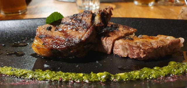 Asado con salsa chimichurri* - Brew Pub Troll sas