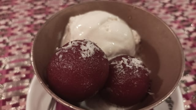 Gulab Jamun - Royal Nepal, Barcelona