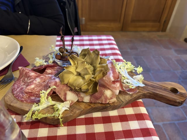 Degustazione di Salumi Pregiati con sott'oli - Agriturismo Ulivello in Chianti