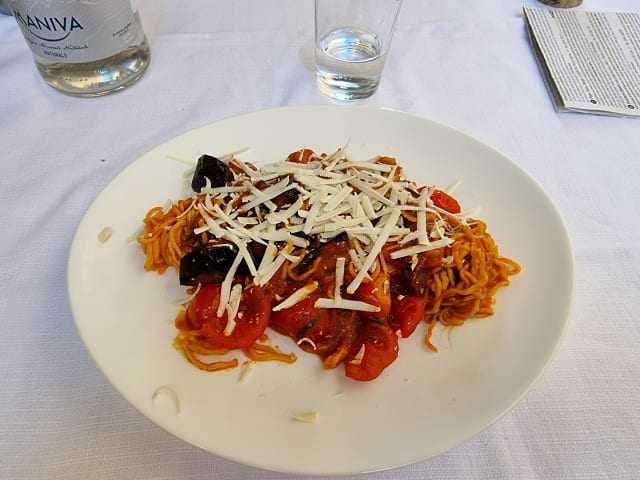 Spaghetto alla chitarra con salsa alla norma - Acqua e Sale, Ravenna