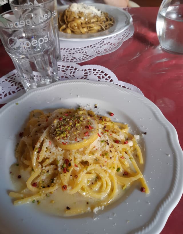 Cacio limone e pistacchio - Kitchen Pasta all'uovo