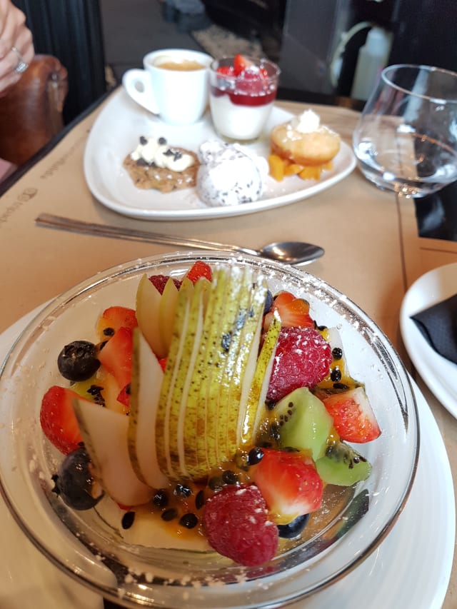 Salade De Fruits Coupés À La Minute - Villa Lidia