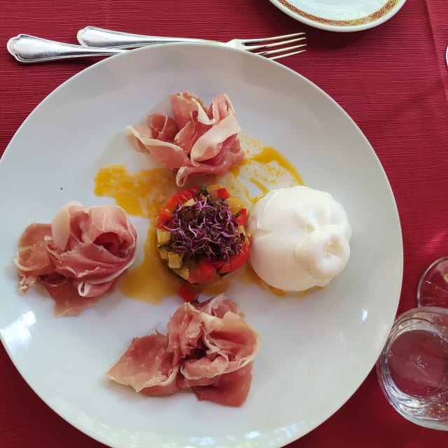 Crudo di Norcia, burrata campana e caponatina di verdure in agrodolce - Ristorante L'Armonica, Tradate